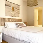 Luxury 2br With Pool, Bikes & Garden Διαμέρισμα *
