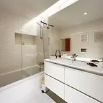 Διαμέρισμα Luxury 2br With Pool, Bikes & Garden *