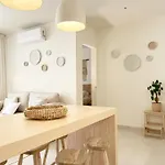 Luxury 2br With Pool, Bikes & Garden