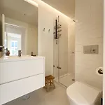 Luxury 2Br Apartment With Pool, Bikes & Garden شقة *