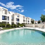 Luxury 2Br Apartment With Pool, Bikes & Garden *