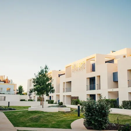شقة Luxury 2Br Apartment With Pool, Bikes & Garden