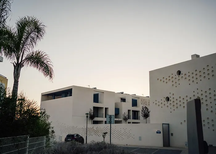 House T2 By Portugal Hideaway דירה טאווירה