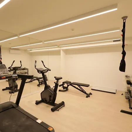 Luxury 2br With Pool, Bikes & Garden タヴィラ