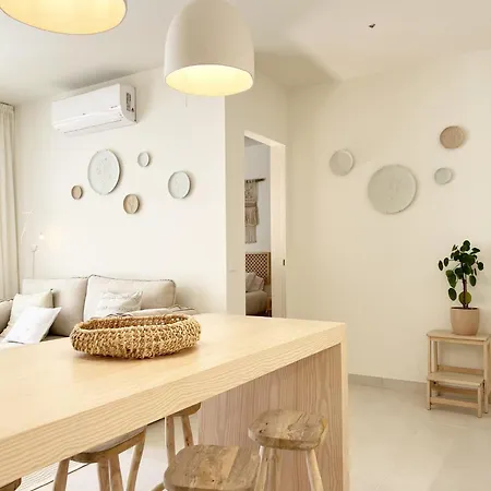 Luxury 2br With Pool, Bikes & Garden
