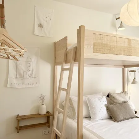 Luxury 2br With Pool, Bikes & Garden